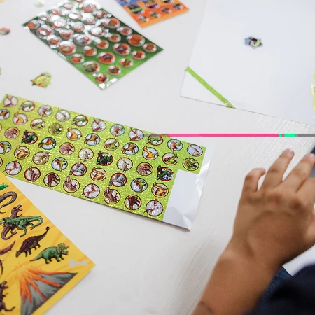Súper set de pegatinas de dinosaurios