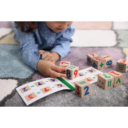 Houten wiskunde kubussen