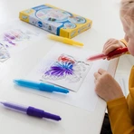 Creative drawing set with sandpaper and spray crayons