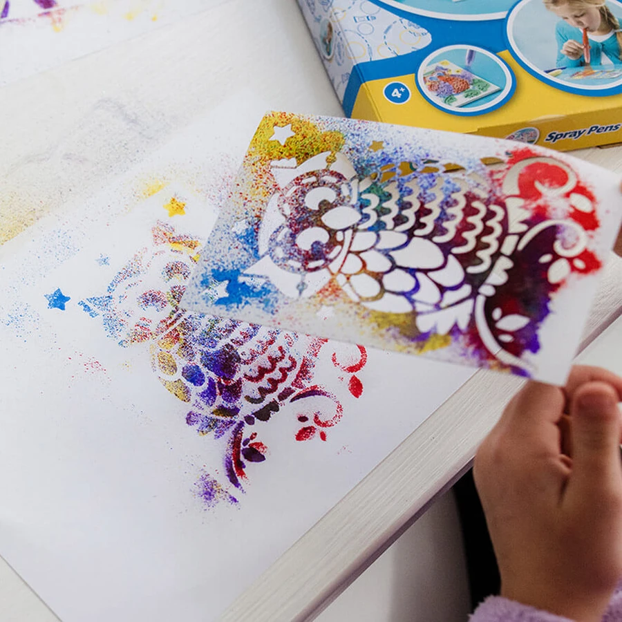 Creative drawing set with sandpaper and spray crayons