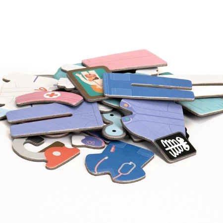 Magnetic puzzle in metal box, matching and matching game - Doctor
