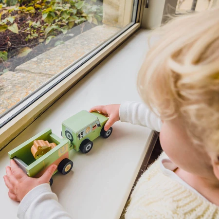 Holztransporter für den Transport von Nutztieren, Orange Tree Toys