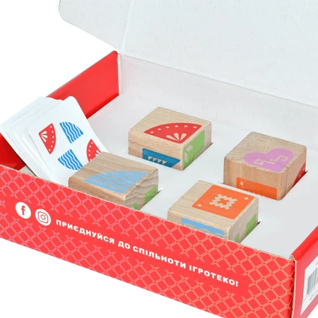 Wooden logic blocks, with pattern, 4 pieces