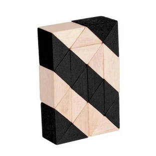 Juego de lógica, serpiente negra natural