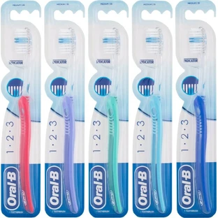 ORAL B Toothbrush 1-2-3 Indicator 35 Medium- Mittlere Zahnbürste in verschiedenen Farben