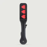 Domme Series Paleta de Cuero con 3 Corazones Recortados y Reverso Rojo - Negro