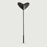 Crop de piel con punta de corazón Serie Cupido Strike 33 cm - Negro