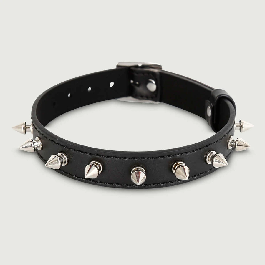 Collar de cuero con pinchos de metal y hebilla - Negro