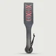 Domme Series Leren Peddel Met XOXO Uitsparing - Zwart