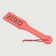 Candy Spank Series kunstlederen peddel met XOXO uitsparing - Koraal