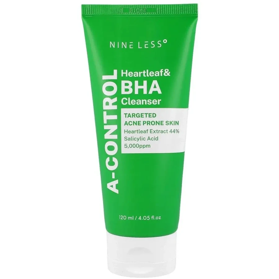 Nueve Menos A-Control Heartleaf & BHA Limpiador 120 ml.