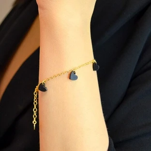 FARMA BIJOUX Hypoallergenic Gold Plated Bracelet with 5 Black Hearts 16/19CM