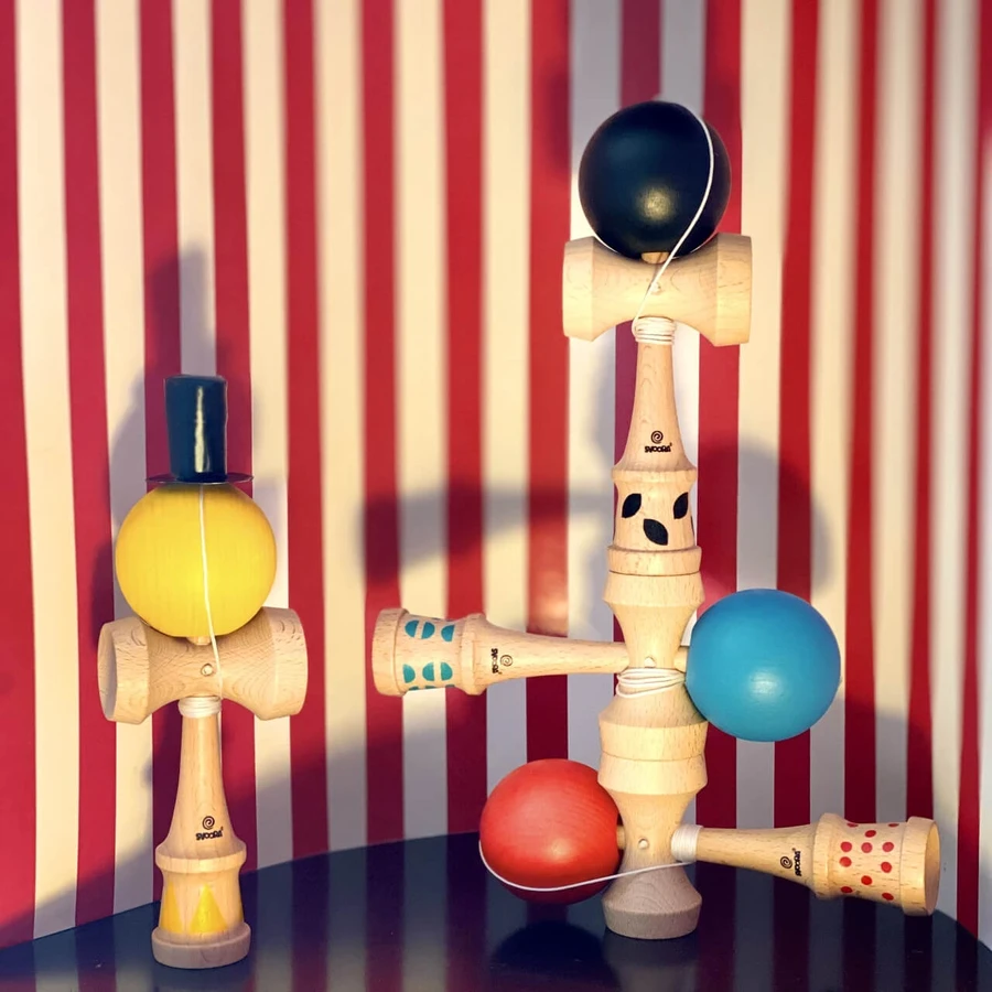Joc de indemanare Kendama din lemn, Svoora