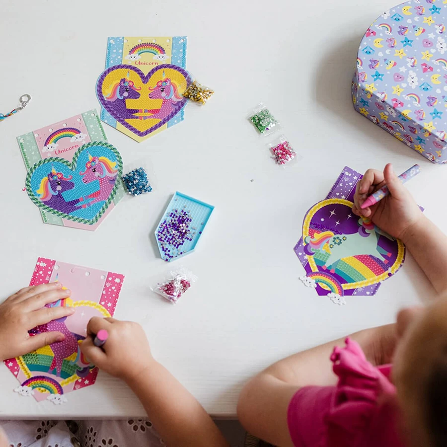 Estudio creativo 2 en 1 con unicornios, pintura de diamantes y pulseras