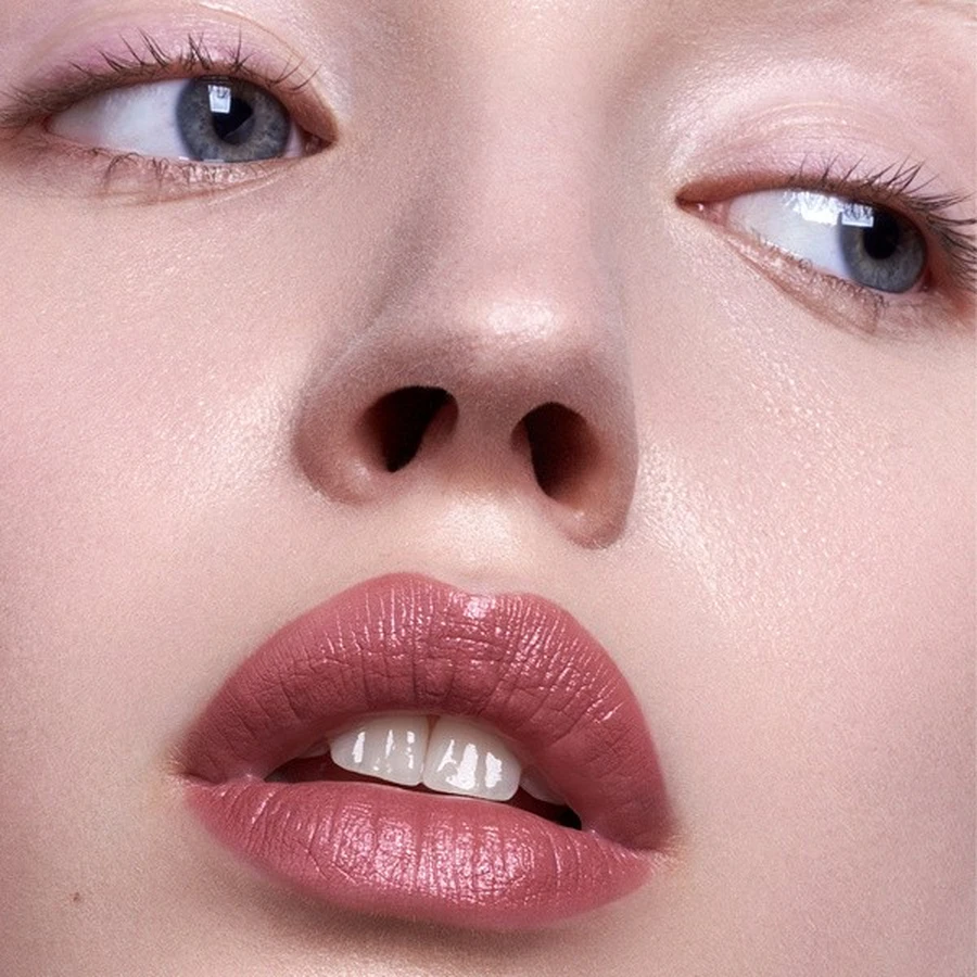 Madara Velvet Matte Cream Lipstick, rouge à lèvres mat avec un fini satiné, Cool Nude, 3.8 g