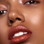 Madara Velvet Matte Cream Lipstick, matter Lippenstift mit satiniertem Finish, Magma, 3,8 g