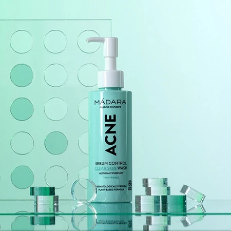Madara Acne Sebum Control Clear Skin Wash, gel limpiador para pieles grasas y problemáticas, 140 ml