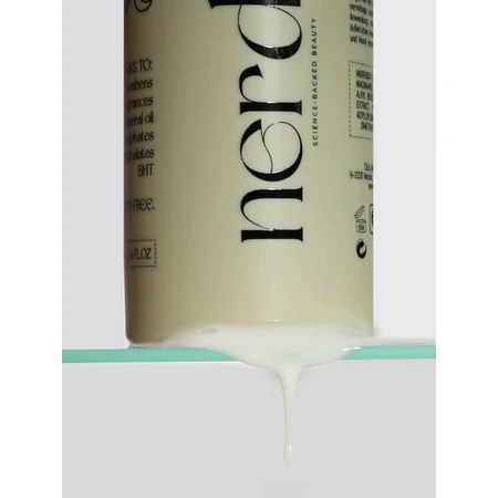 Nerds Barrier Restore Fluid, tónico lácteo reparador con 5% de escualeno, 2% de urea y ceramida NP, 100 ml