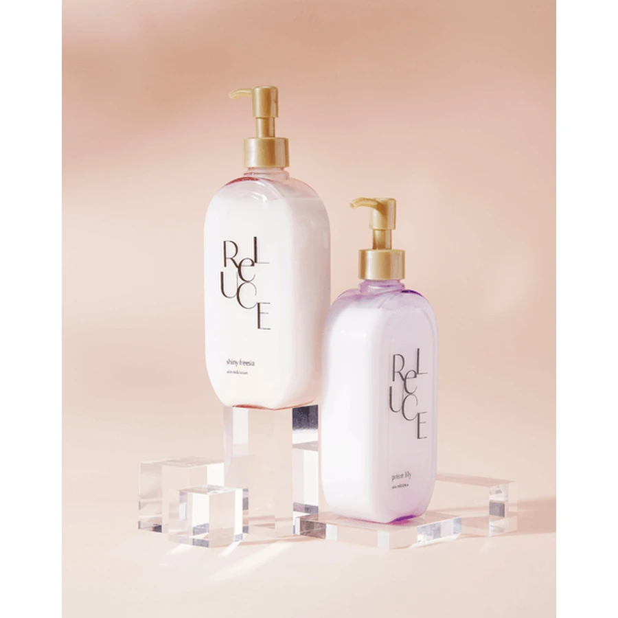 Reluce, Loción Leche para la Piel, loción corporal perfumada de pera y fresia, Fresia Brillante, 300 ml