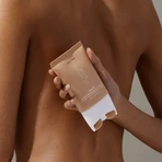 Voesh, Tone'd Body, crème raffermissante pour le corps avec rouleau, 100 ml