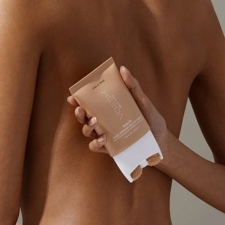 Voesh, Tone'd Body, crème raffermissante pour le corps avec rouleau, 100 ml