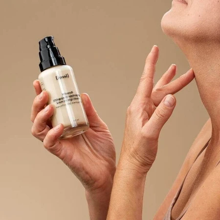 Iossi Vine, straffende und festigende Creme für Hals und Dekolleté mit Bacchio, 100 ml