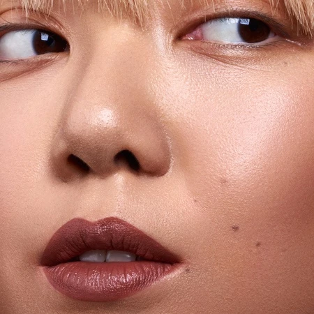 Madara Velvet Matte Cream Lipstick, matte lipstick met een satijnen finish, Donker Nude, 3.8 g