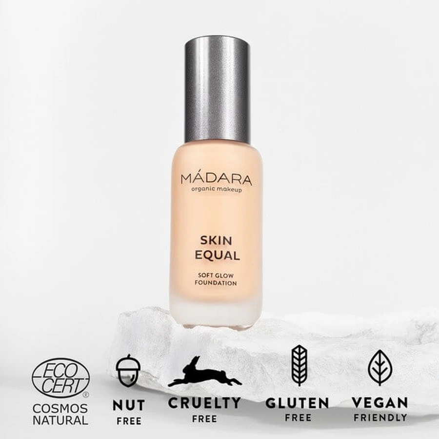 Madara Skin Equal, Soft Glow Foundation SPF15, base de maquillaje, Ivory 20, 30 ml.