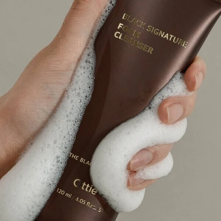 OTTIE Black Signature Foam Cleanser, cleansing foam with snail mucus, 120 ml.
