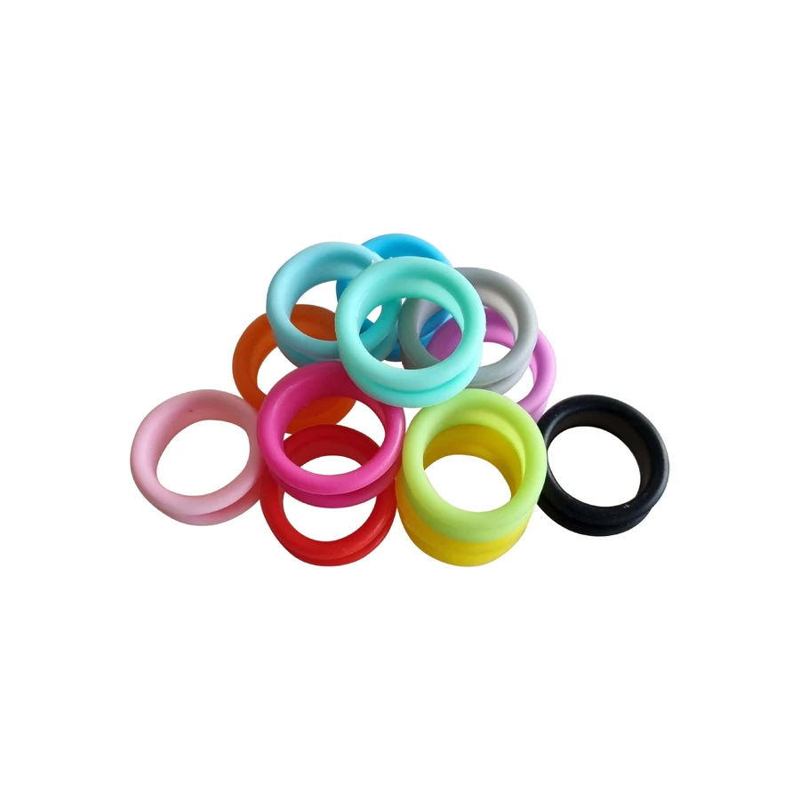 TOOLS-2-GROOM UNIVERSAL PLASTIC SCISSOR RING