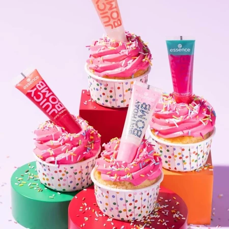 Essence Birthday bomb shiny lipgloss - Lipgloss Nr. 01 Kuchen mein Tag