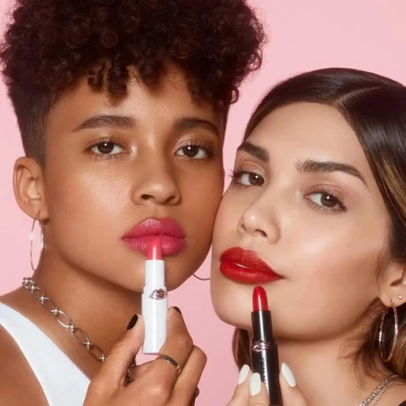Wet n wild Mega last hoogglans lippenstift - heldere lippenstift - aardbei lingerie