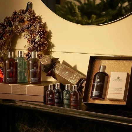 Molton brown Woody &amp ; soins du corps aromatiques - coffret cadeau