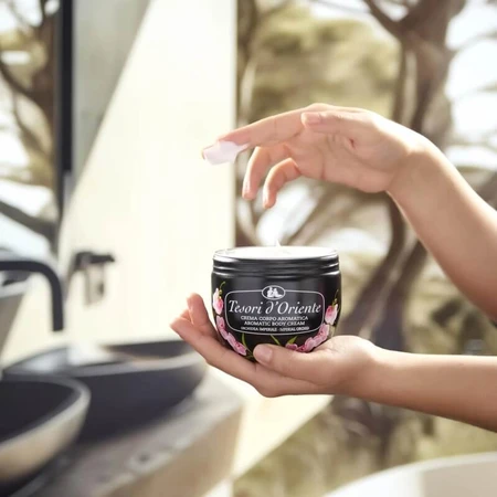 Treasures of the East: Chinese Orchid - Velvety Body Cream 300 ml