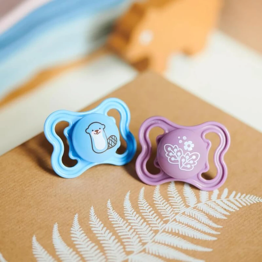 Mam Air - 2 rubber pacifiers (2–6 months) - assorted colors and patterns