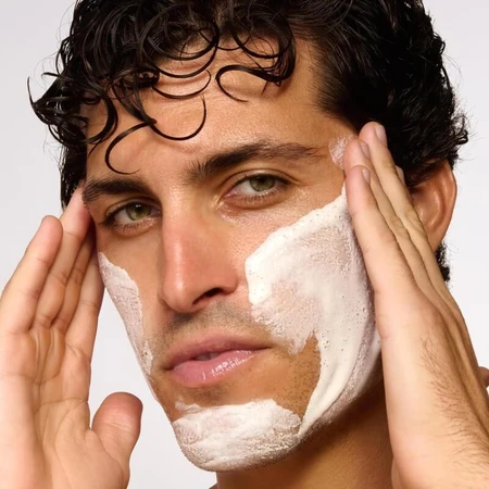 Clarins Exfoliating Cleanser - Zachte, zuiverende gezichtsscrub voor mannen, 125 ml