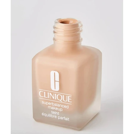 Clinique Superbalanced Makeup - Fond de teint équilibrant - N° CN62 Porcelain