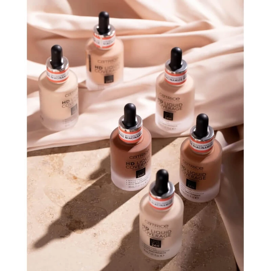 Catrice HD Liquid Coverage - Matmakende vloeibare foundation - Nr. 010 Light Beige