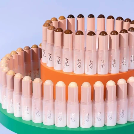 Essence multifunctionele foundationstick - nr. 150