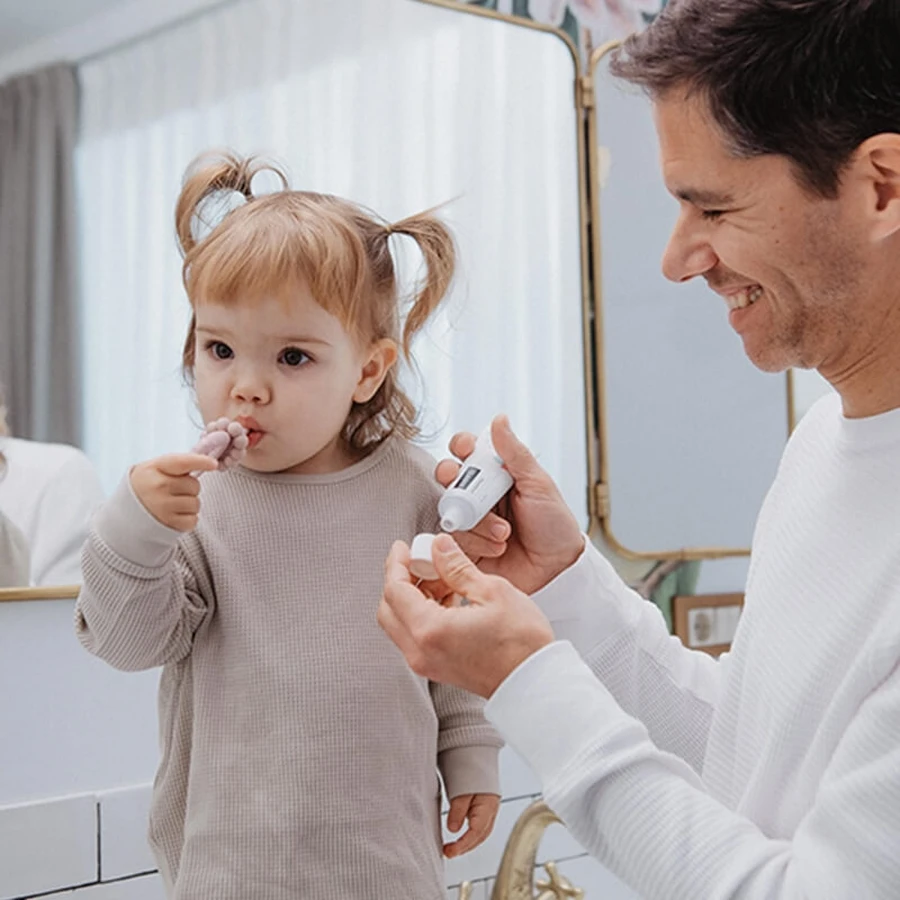 Cepillo de dientes para los primeros dientes de Suavinex, de 0 a 2 años, rosa