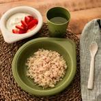 Juego de comida para bebés de Suavinex: plato llano + cuenco + vaso + cuchara - Pistacho