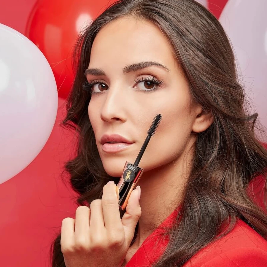 Máscara de pestañas «Deborah 24-Hour Instant Maxi Volume» con ceramidas