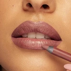 Mesauda Rebelips – Wasserfester Lippenkonturenstift aus Kunststoff Nr. 106 Auburn