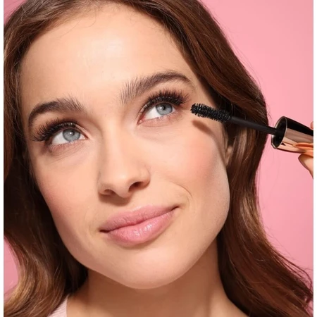 Deborah Kit : Look parfait - Mascara « Instant Maxi Volume » + Crayon pour les yeux noir 24 heures + Démaquillant biphasé + Pochette