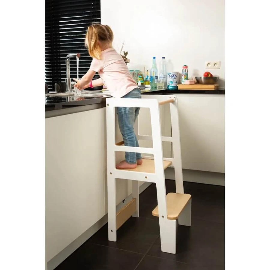 Trona con torre de aprendizaje de madera de Childhome