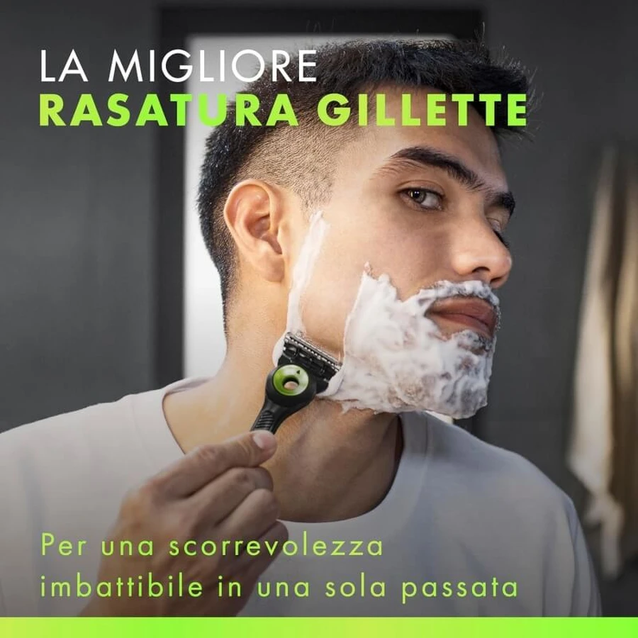 Gillette Labs UEFA Champions League Razor - Shaving Kit with Razor Blade, Handle, Hanger, and 198 ml Shaving Gel