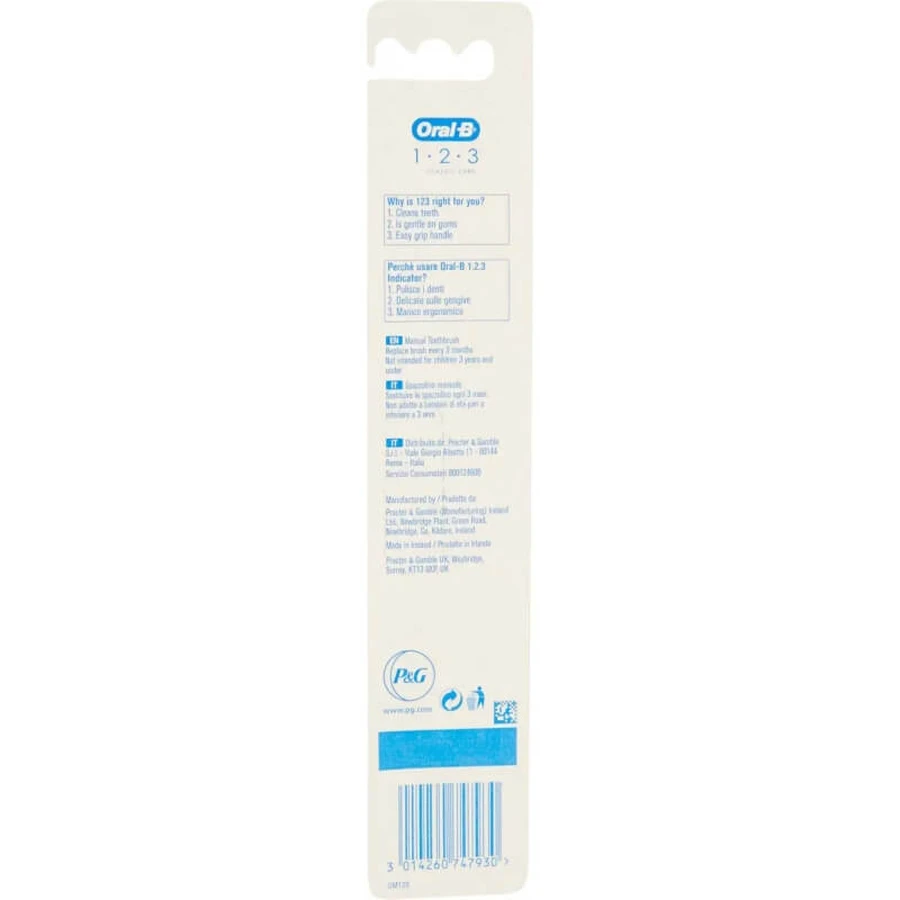 Oral-B Classic Care - Manual Toothbrush with Medium Bristles