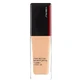 Shiseido Synchro Skin Radiant Lifting - Base de maquillaje iluminadora - N.º 240 Quartz