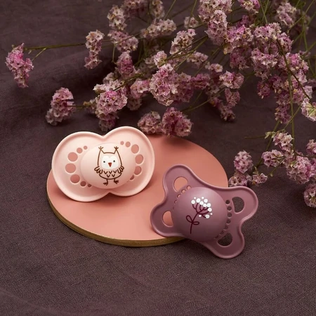 Mam Original: 2 chupetes con tetinas de silicona para bebés a partir de los 6 meses, en diversos diseños para niñas