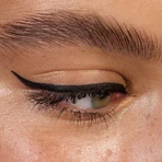 Essence Quick Wing! - Delineador con plantilla - N.º 01 Negro